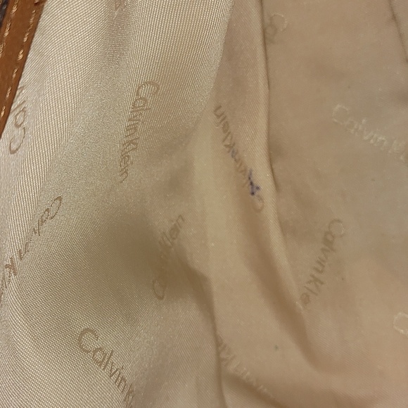 Calvin Klein - Picture 4 of 8